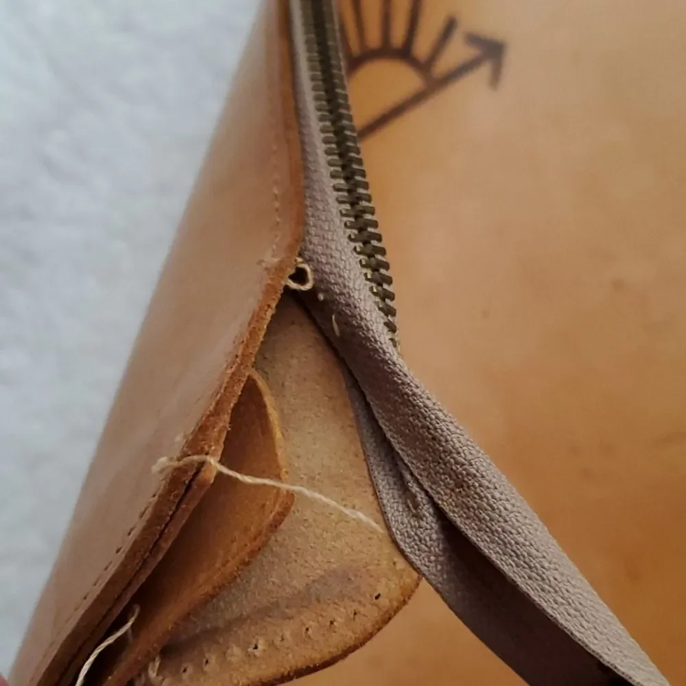 Vtg. Apple Macintosh Leather Bag
